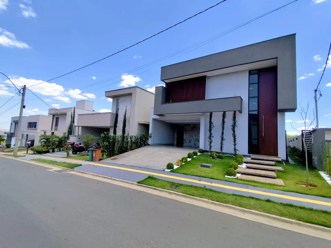 Belíssimo Sobrado no Jardins Bolonha com 186 metros quadrados de área construída...