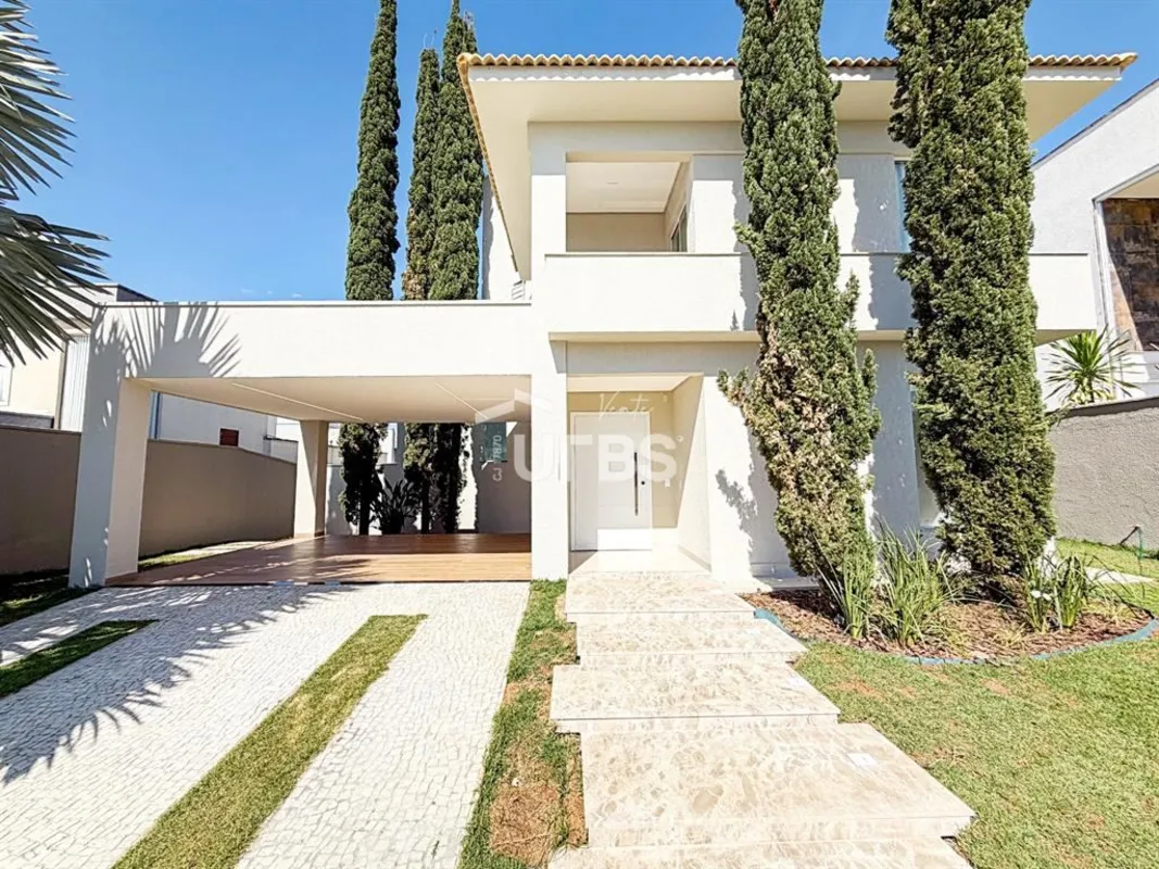 COD U-0035235 - Sobrado no Alphaville Araguaia Flamboyant, com 501,65 m² de área...