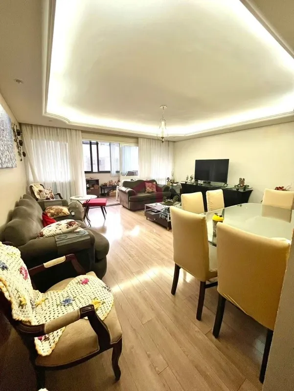 Fernandes & Coelho Imóveis apresenta excelente apartamento mobiliado na SHCGN 70...