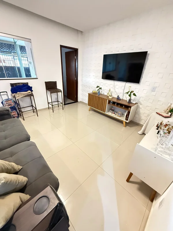 JDM IMOBILIÁRIA VENDE :Excelente sobrado, localizado na QC 3 Conjunto 04 - Riach...