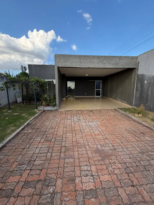 Excelente casa térrea toda na LAJE, localizada na Rua das Meninas e com condomín...