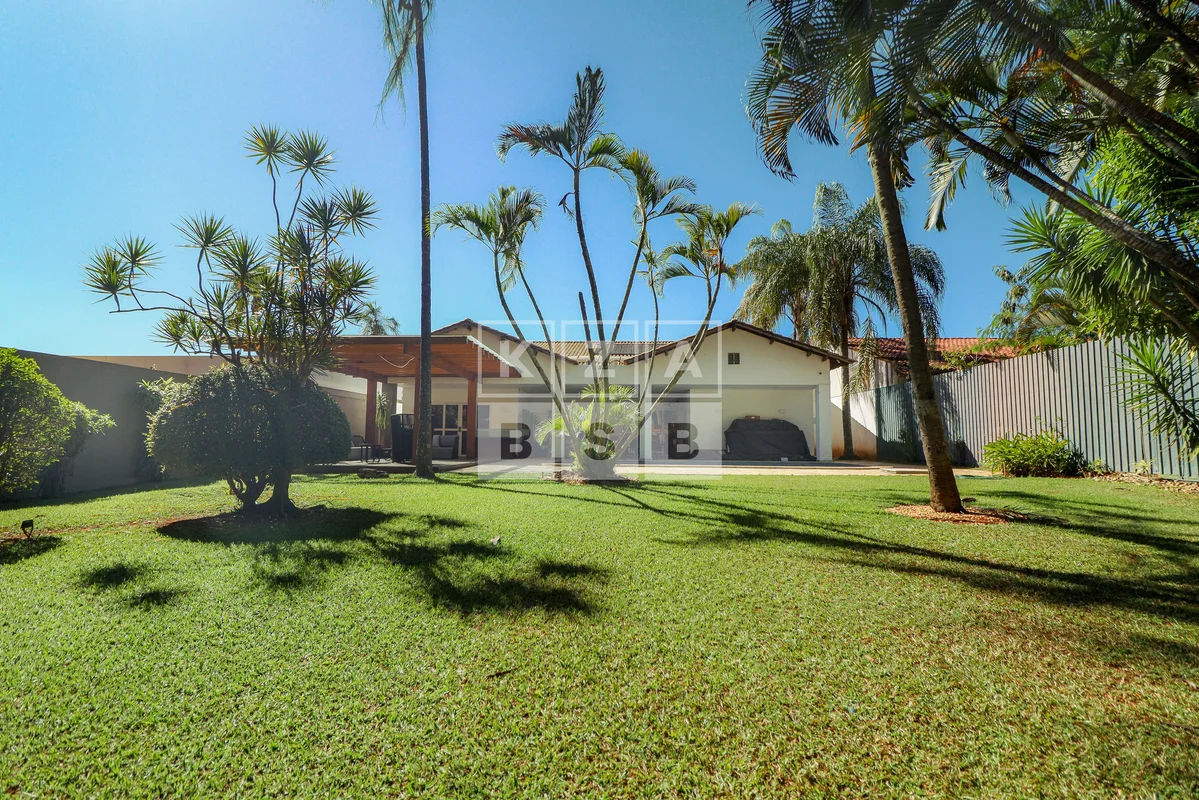 KZA BSBVENDE TERRENO COM 1700M2 TOTAL NA QL 10, PERFEITO PARA UMA BELA CONSTRUÇÃ...