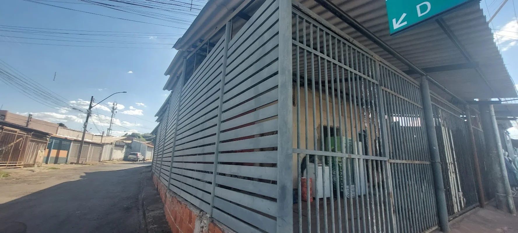 Taguatinga Norte (QNL 16 / Via NM 29)!A configuração com lote de esquina em fren...