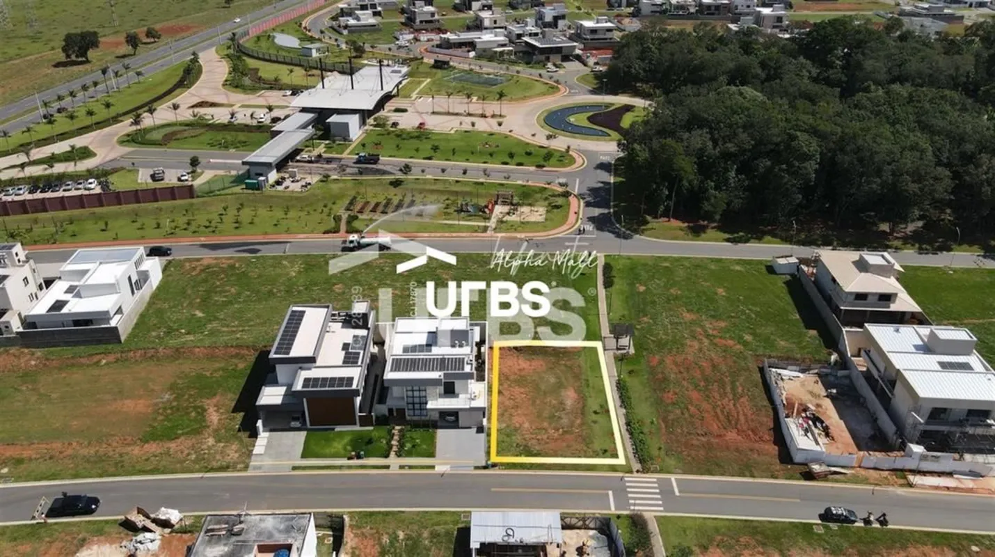 COD U-0021108 - Lote no Jardins Fran-aExcelente lote com 417,41 m-, sendo 15 met...