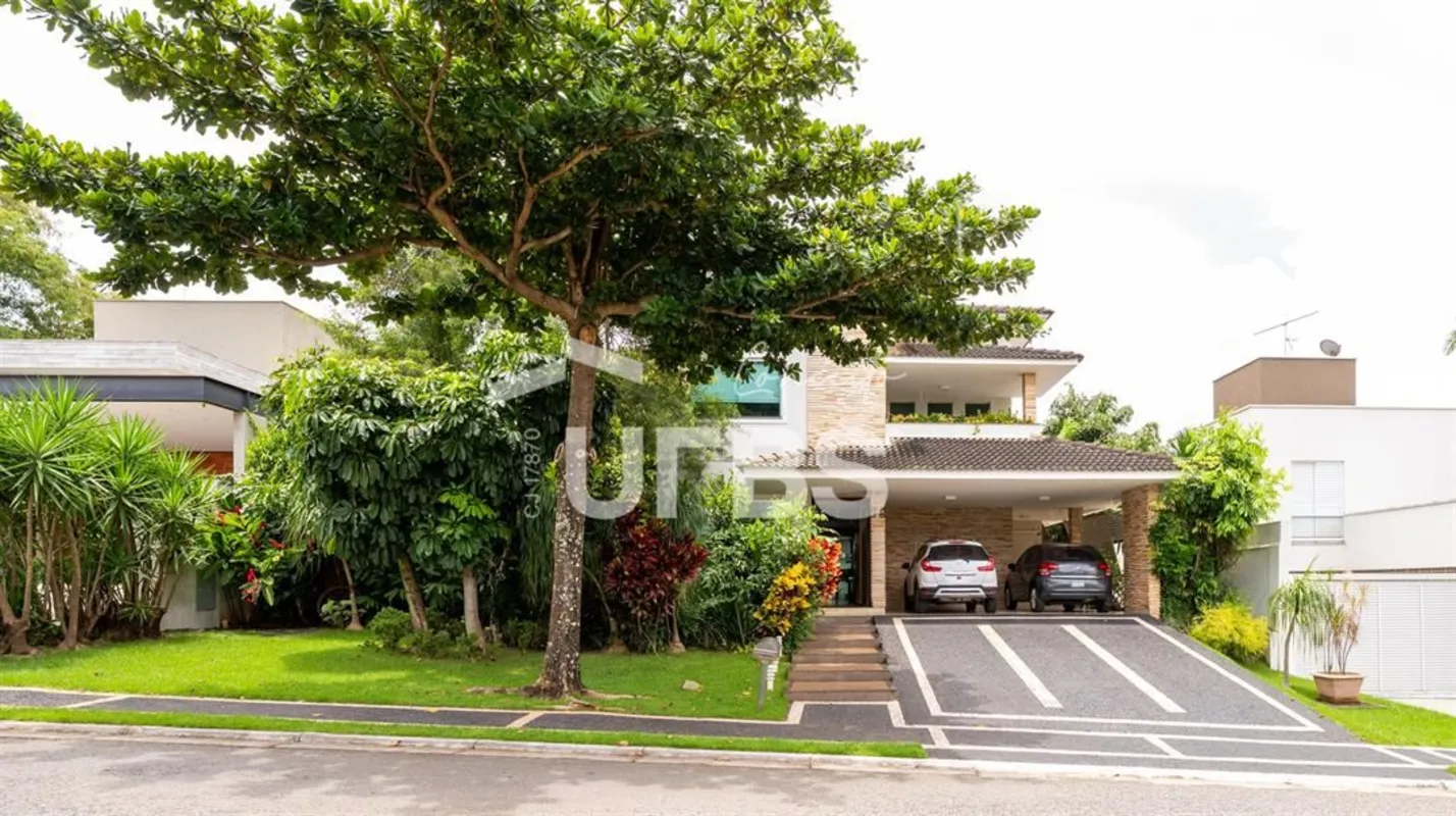 COD U-0030386 - No Jardins Mil-o. uma Casa sobrado, com -rea total de 726 m-, se...