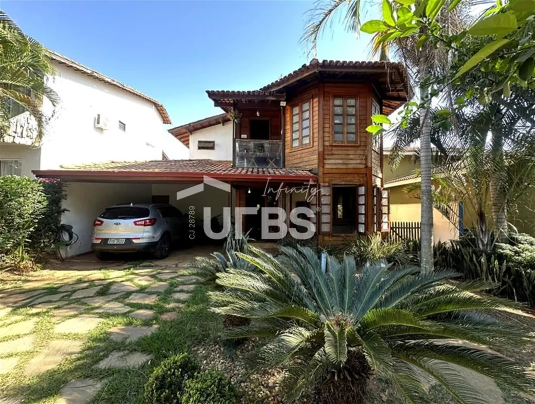 COD U-0033715 - Sobrado de 243 m- de -rea constru-da em terreno de 360 m-, com 3...