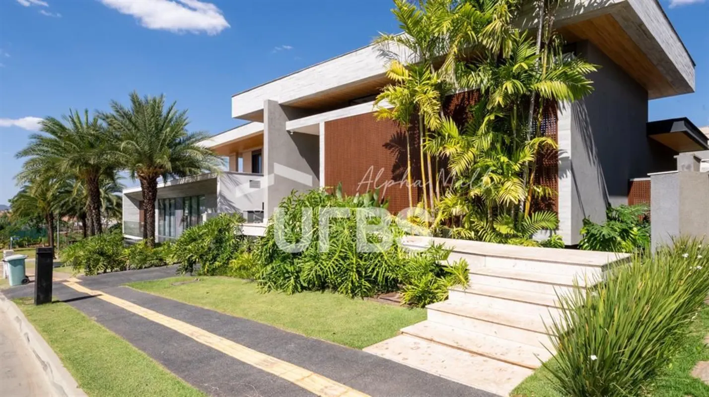 COD U-0034939 - Assinada pela Bittar Arquitetura, esta elegante casa t-rrea une ...