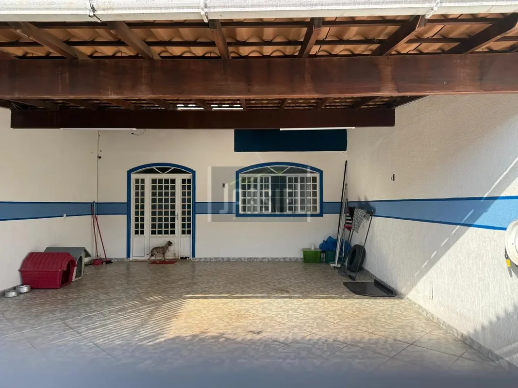 Sobrado com 4 Quartos (1 Suíte), Churrasqueira e Teto Retrátil.Varanda Gourmet C...