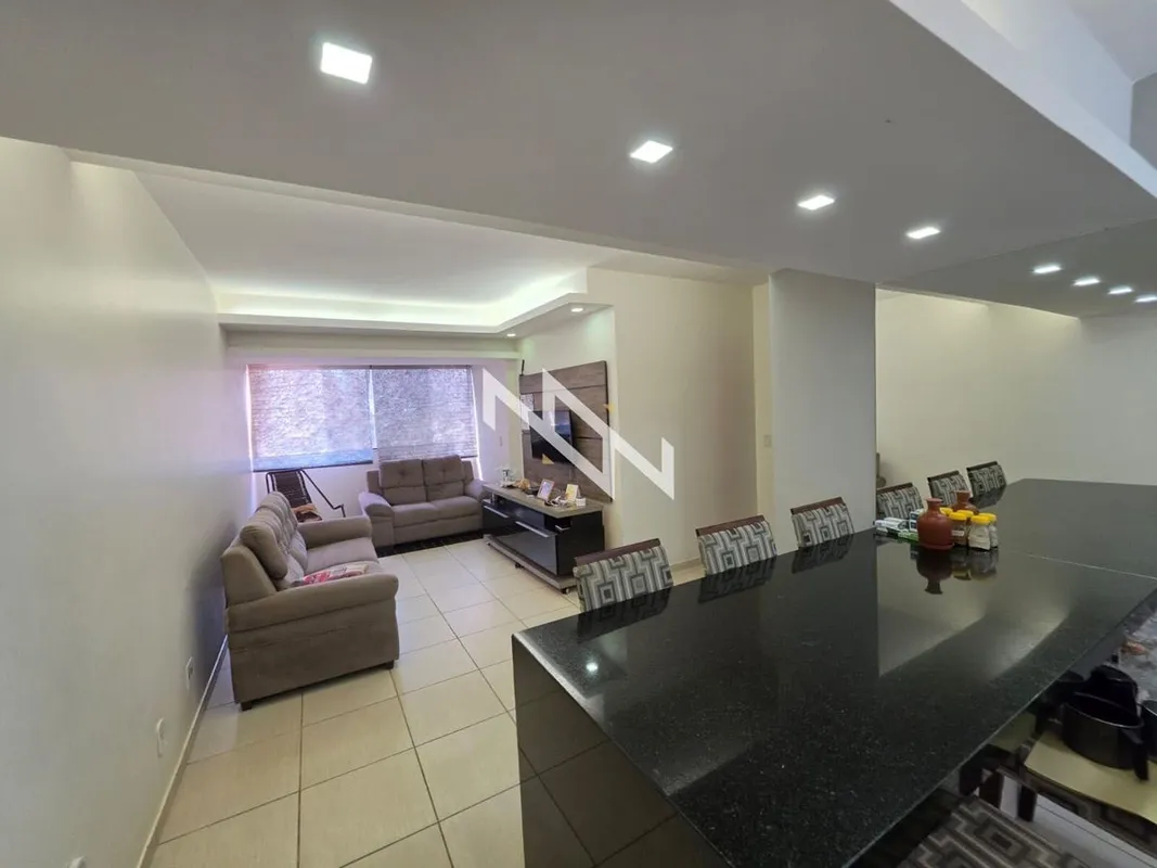 Excelente oportunidade no Setor Bueno! Apartamento reformado com 76m², distribuí...