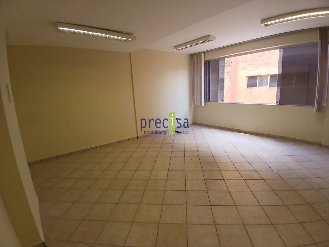 Excelente sala para locação.Sala com piso em cerâmica e banheiro.Seguro Incêndio...