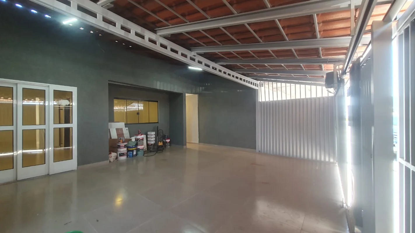 LINDA CASA À VENDA NA QR 203 – ACEITA FINANCIAMENTO!Linda, espaçosa e toda refor...