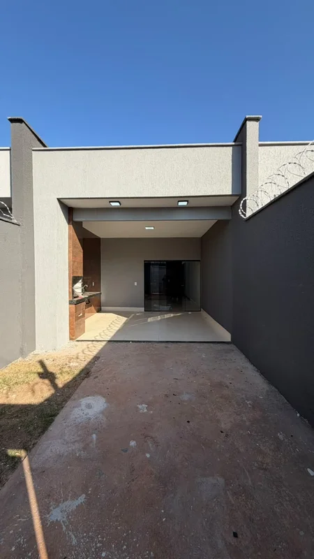  CASA À VENDA – SETOR BARCELOS | TRINDADE-GOExcelente localização, próximo à Coc...