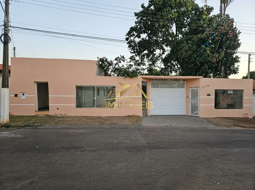 Realize seu sonho de morar em uma casa ampla, confortável e bem localizada na Re...