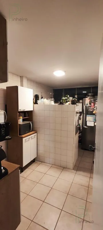  APARTAMENTO 3º ANDAR (NASCENTE)- SALA- 03 QUARTOS COM ARMÁRIOS - HALL DE CIRCUL...