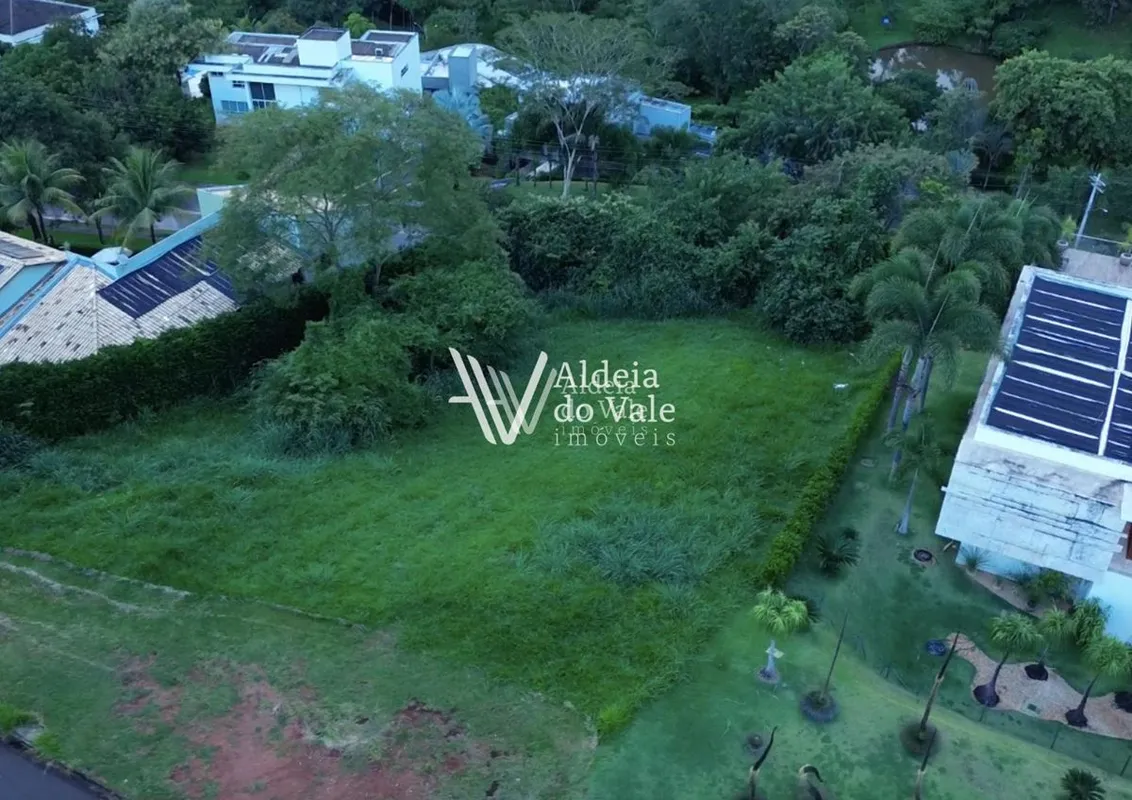 Um dos cenários mais especiais para construir no Aldeia do Vale!Localizado em um...