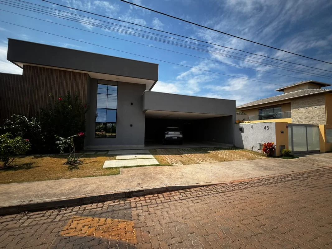 Descubra o conforto e sofisticação nesta incrível casa em condomínio fechado, id...