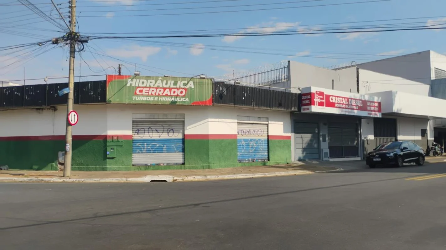 Galpão Comercial, Bairro Rodoviário, Goiânia/GO IMÓVEL COMERCIAL DE ESQUINA — BA...