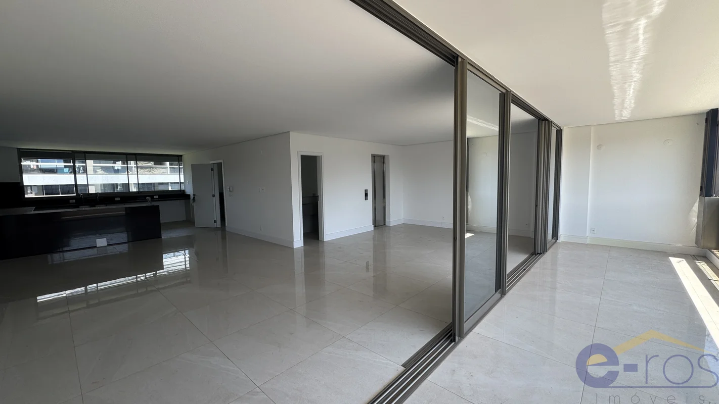 UMA VERDADEIRA MANSÃO SUSPENSA NO NOROESTEApartamento linear, de canto, vazado e...