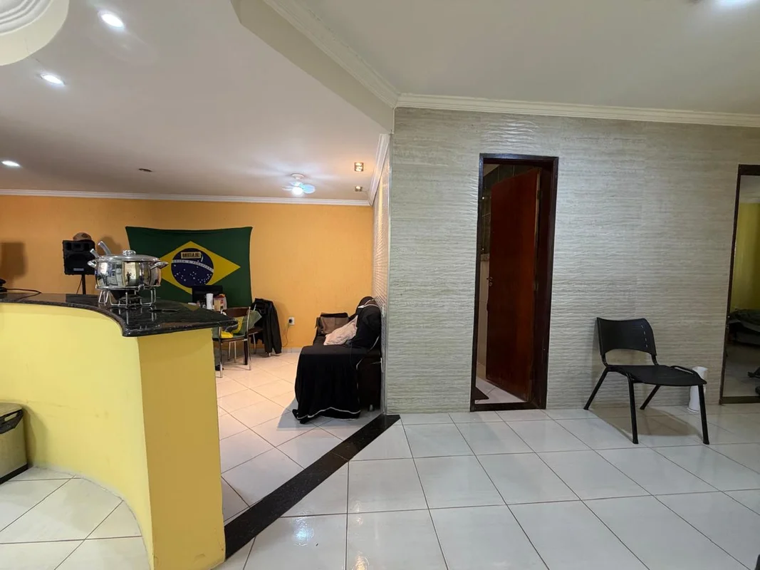 Vendo casa São Sebastião df bairro residencial oeste 205 composta por: • 2 sala ...
