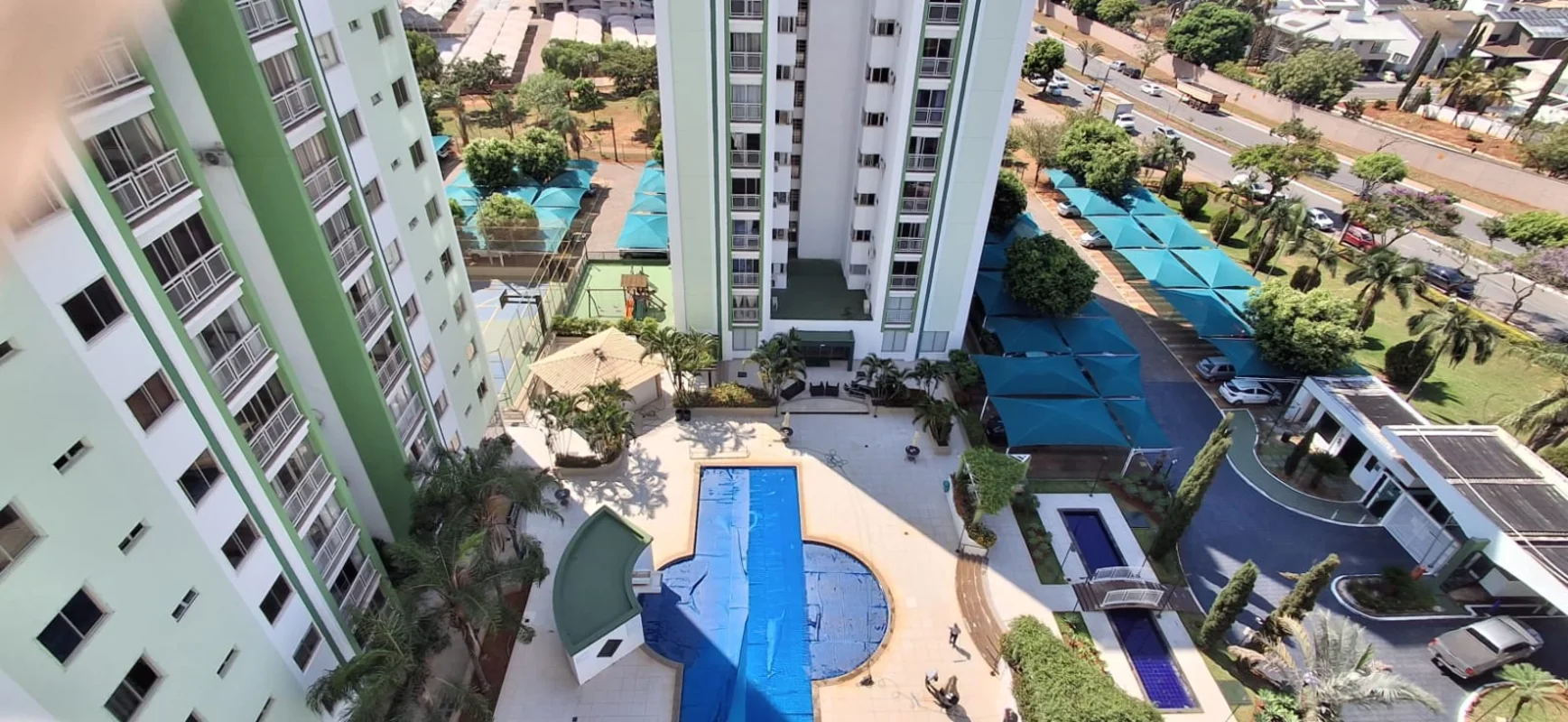 Descubra um apartamento de 93 m² no Residencial Eldorado, em Goiânia, localizado...