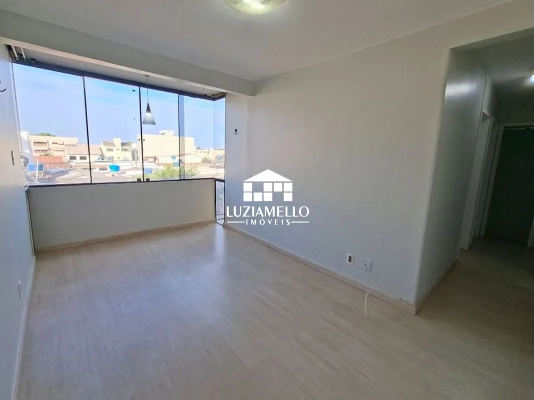 QI 11 BLOCO E - GUARÁ IÓtimo apartamento no segundo andar de dois quartos, com a...