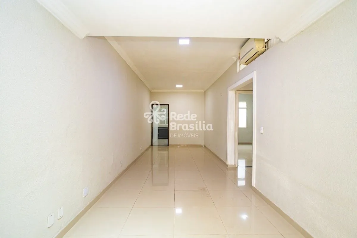 Segunda Avenida - Núcleo BandeiranteLocalizada no Núcleo Bandeirante, esta casa ...