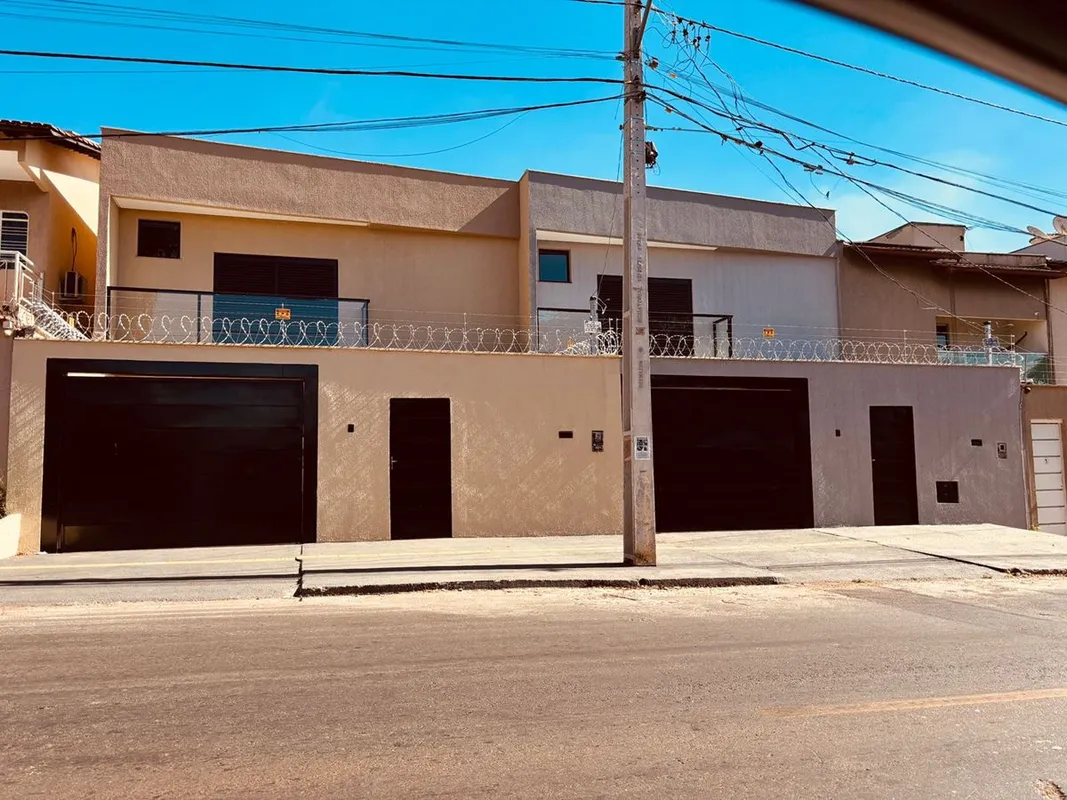 Vendo sobrado novo no Parque Amazônia Sala com pé direito duplo integrada com a ...