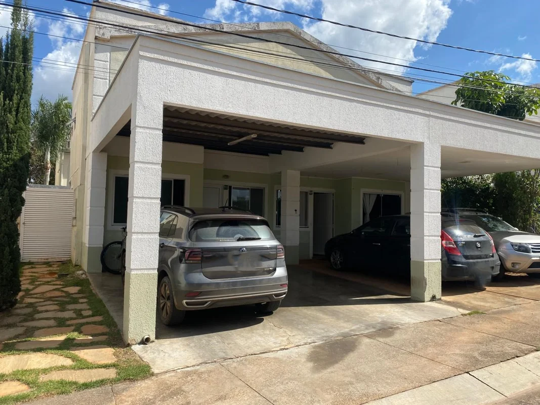 Descubra seu novo lar na QC 14, Jardins Mangueiral, Brasília — um sobrado com 3 ...
