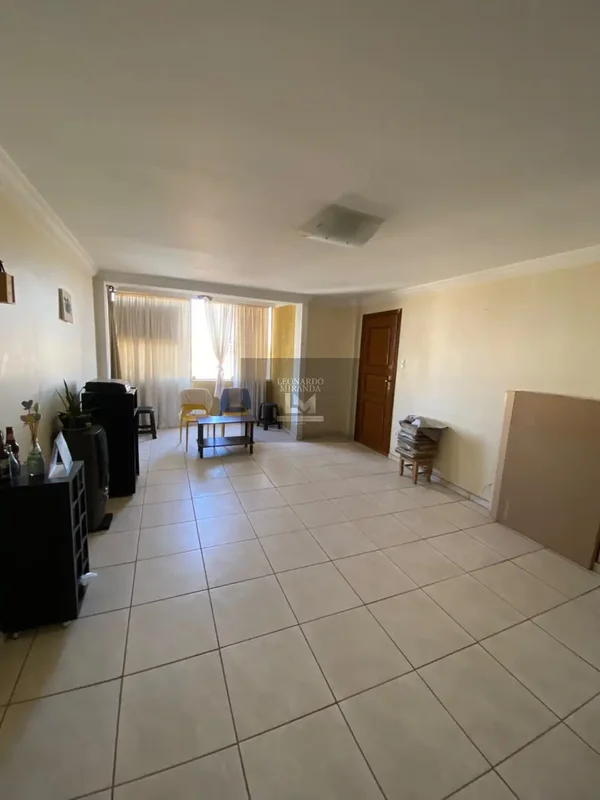 VENDE-SE APARTAMENTO – CNB 08 | 3 QUARTOS | 148 m²Excelente apartamento com sala...