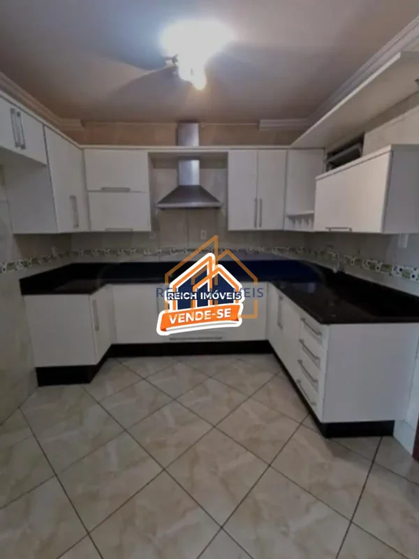 Vendo apartamento de 2 Quartos, 1 Suíte, Cozinha, Área de serviço.- 2 andar- Fre...