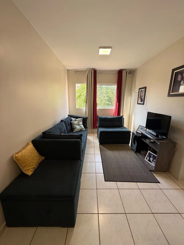 JDM IMOBILIÁRIA VENDE : Apartamento reformado no 1º andar do Condominio localiza...
