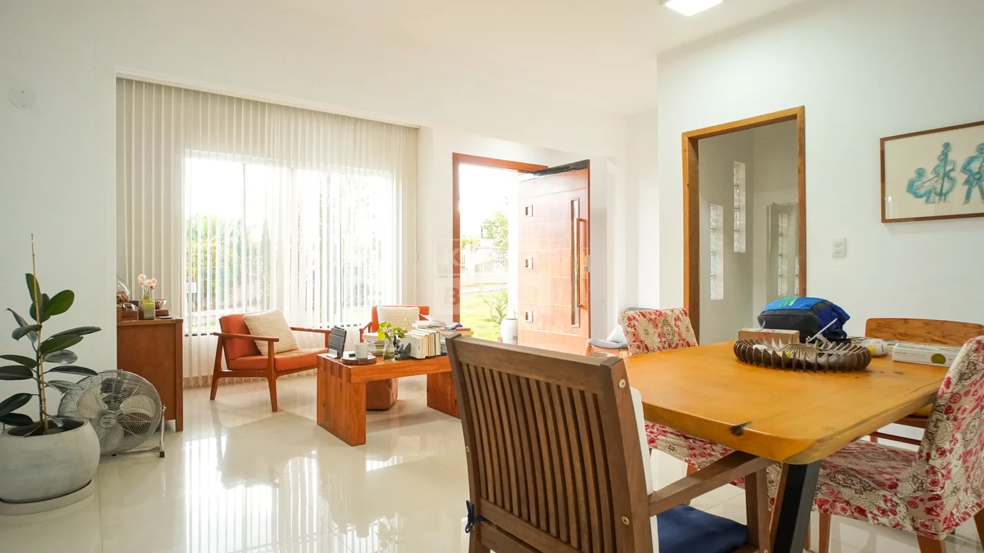 Casa à venda no Condomínio Ouro Vermelho 2, Jardim Botânico Viva cercado pela na...