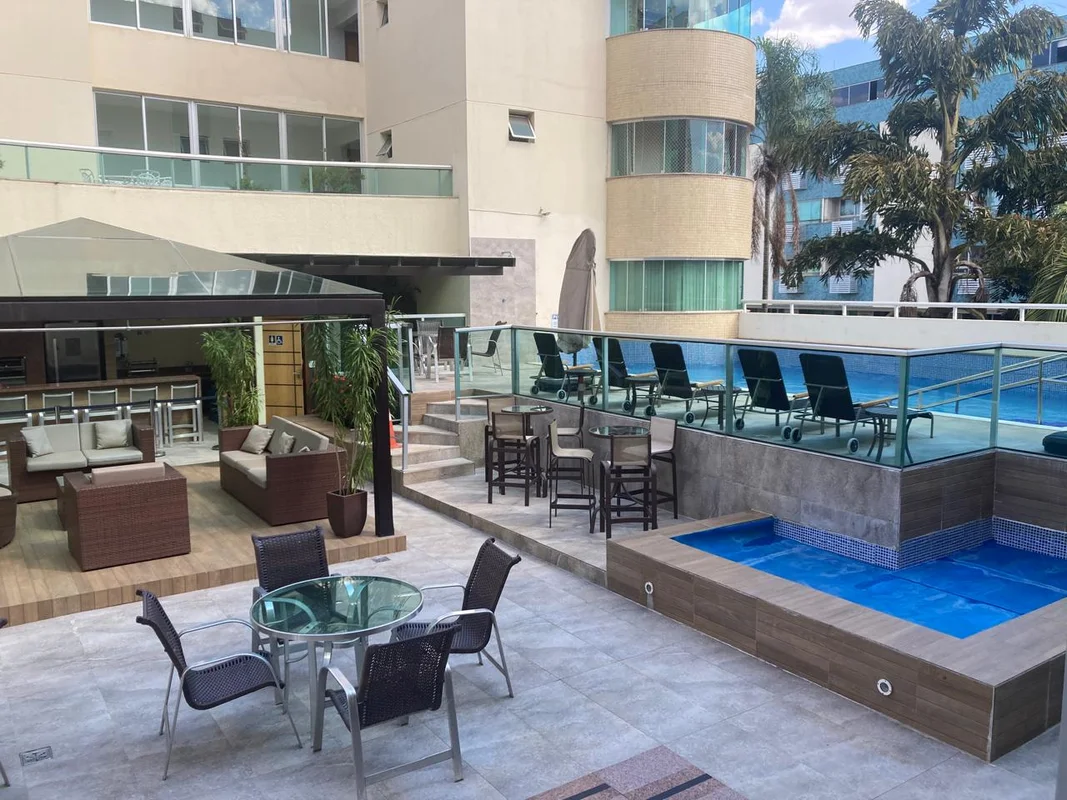 Descubra um apartamento mobiliado no privilegiado Condomínio Saint Martin, na CA...