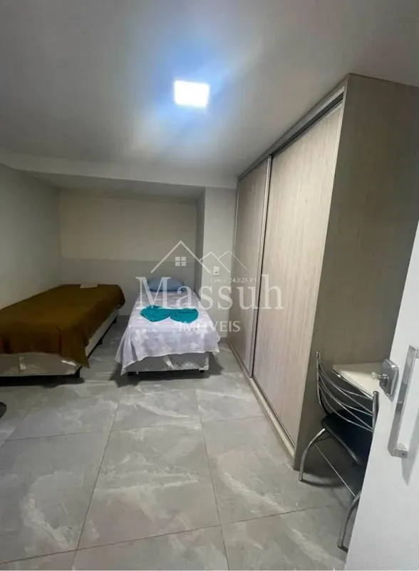 MASSUH IMÓVEIS VENDE:CASA NA SHCGN 7075 QUARTOS5 BANHEIROSPISO REFORMADOARMÁRIOS...