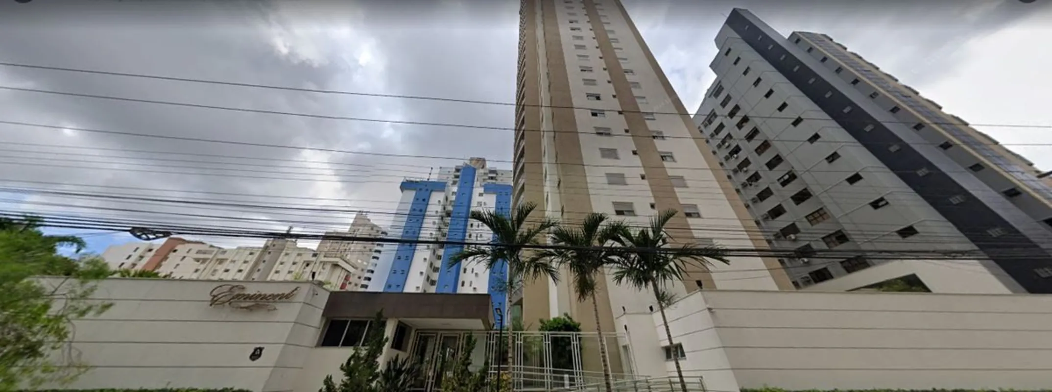 Se você busca espaço, conforto e uma estrutura de lazer completa, este apartamen...