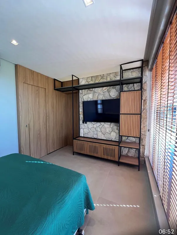 Sobrado Jardins CapriLote 250m2 construção 230m2Sobrado alto padrão com 4 suítes...