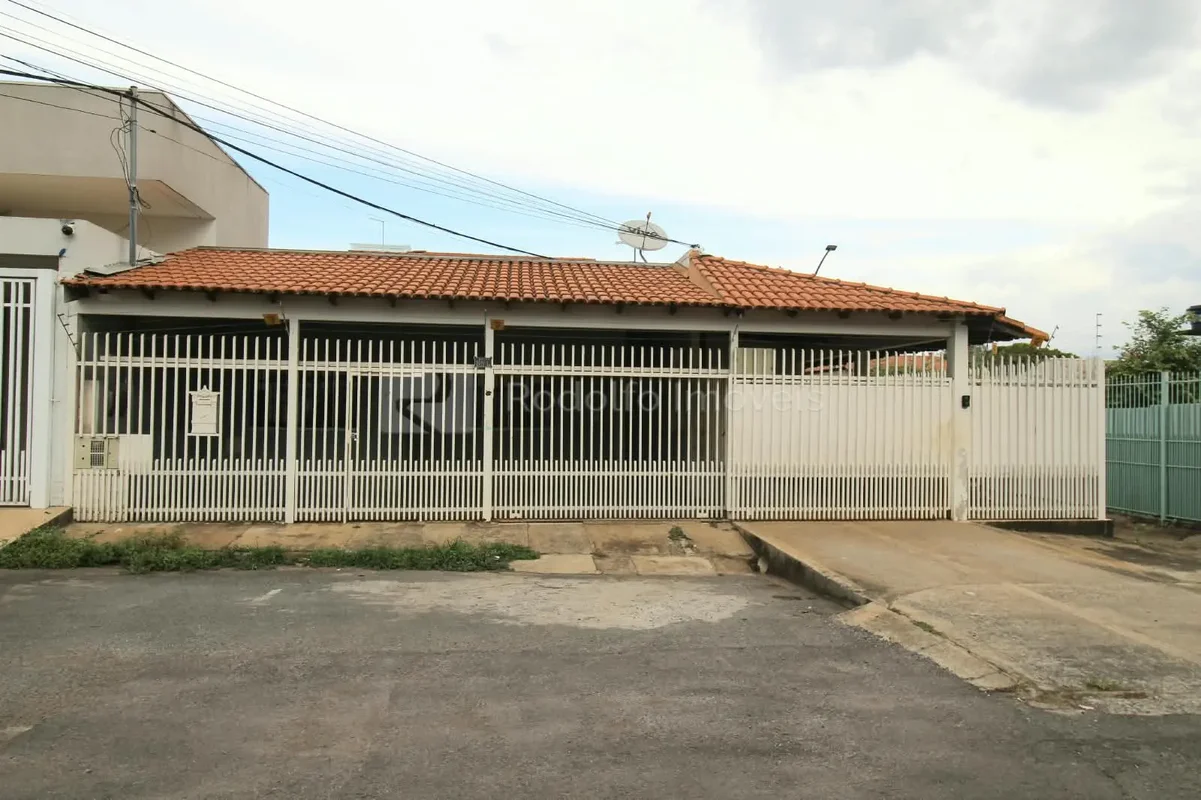 EXCELENTE CASA NO GUARÁ COM DOIS QUARTOS, SALA, BANHEIRO SOCIAL COM BOX BLINDEX,...