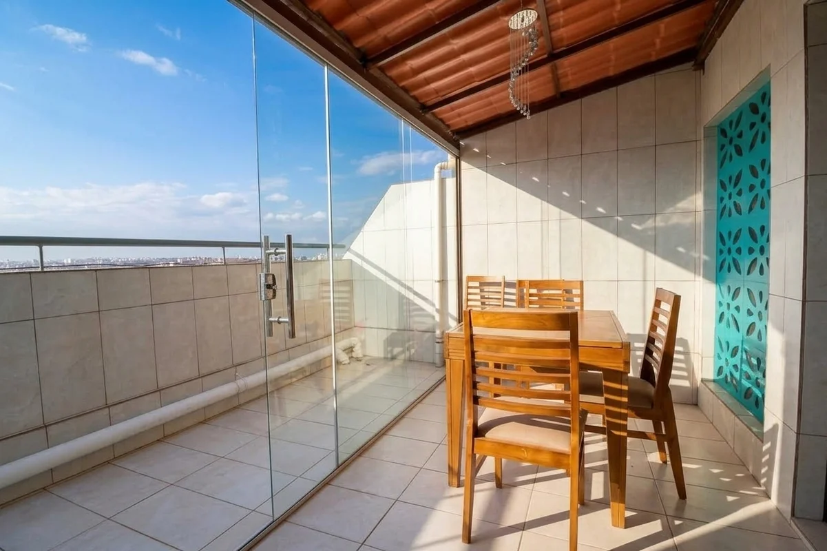 11º Andar (Penúltimo andar): Muito mais privacidade, silêncio e vista livre.Sol ...
