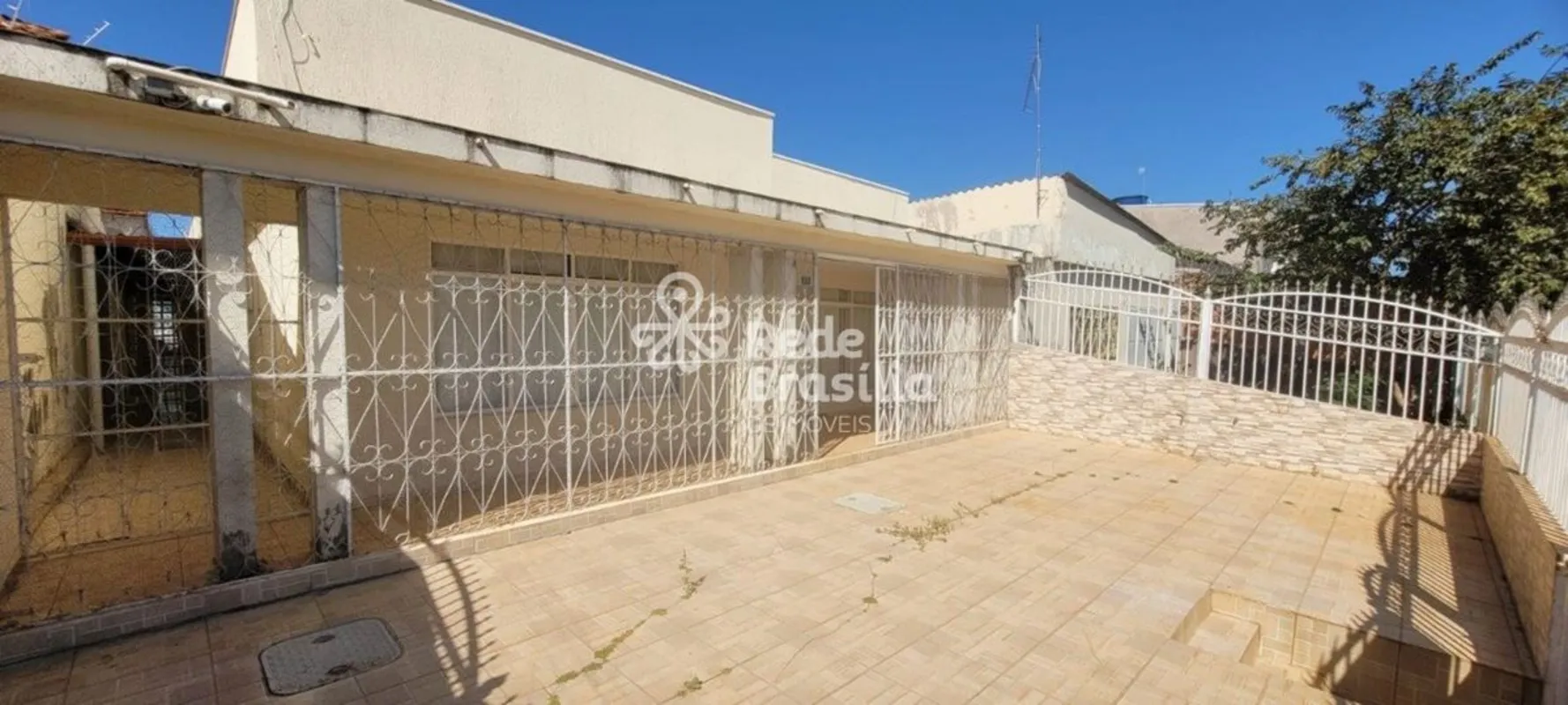 Linda casa em lote de 350 m², ideal para quem busca conforto, espaço e qualidade...