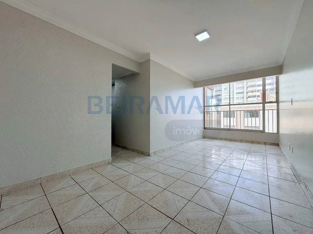 Apartamento bem distribuído, com ambientes funcionais e ótima ventilação natural...