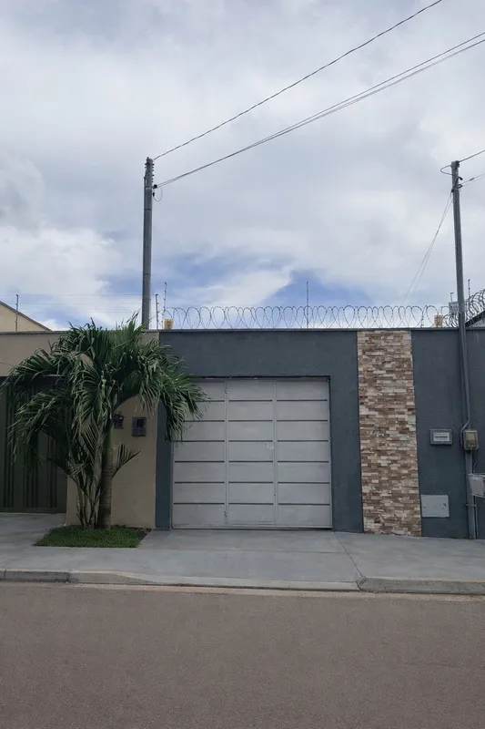 CASA TÉRREA NO RESIDENCIAL CANADÁ R$ 450.000 Área privativa: 94,70 m² Área total...
