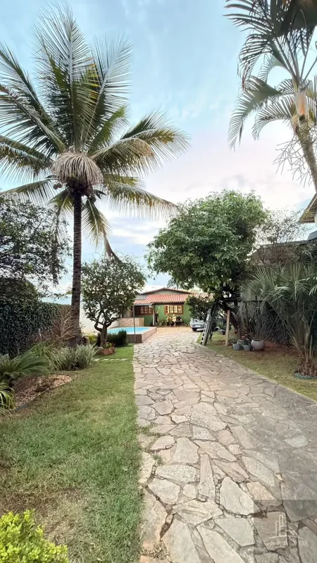 Oportunidade em Arniqueiras - Casa Reformada Próxima à Mansão Imperial (Aceita F...