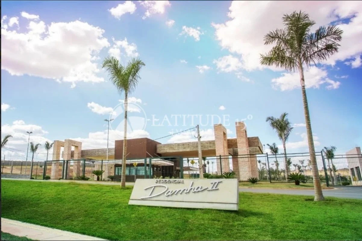 Aproveite a oportunidade de adquirir um lote residencial de alto potencial no Re...