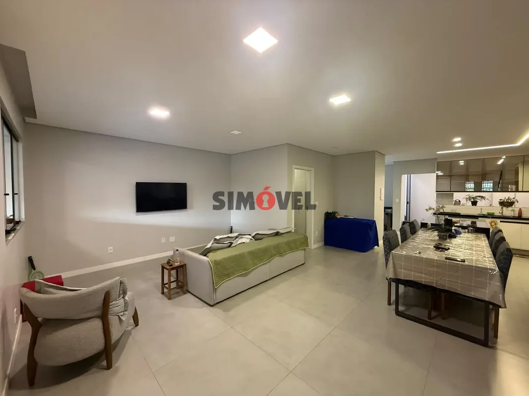 246m², 3 pavimentos, 3 suítes, próxima ao Metrô, QR 116 - R$ 800.000 - Não Finan...