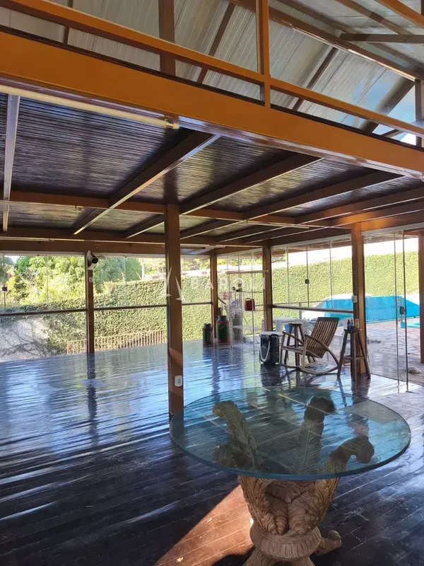 Área com aproximadamente 8.000 m² em ArniqueirasExcelente propriedade com aproxi...