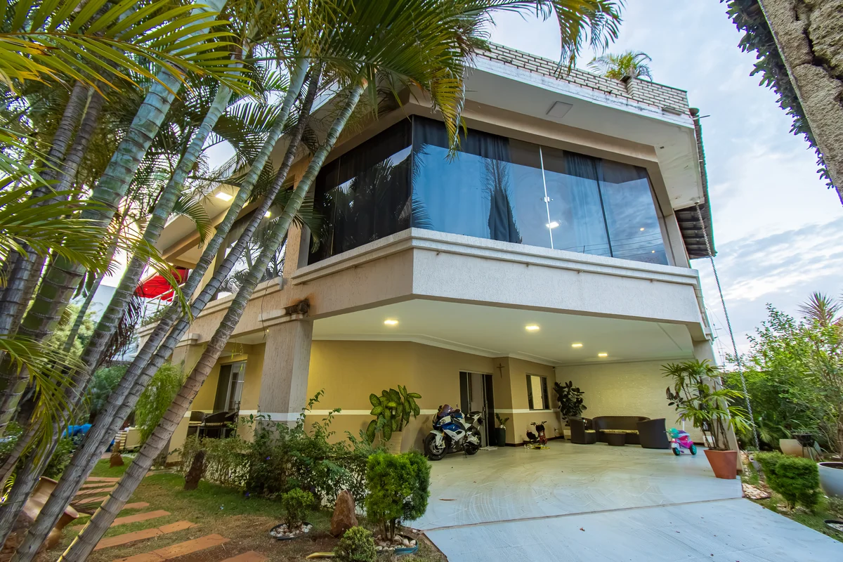 Casa Mobiliada no Setor de Mansões Taguatinga. 4 Suítes + Cinema + Piscina Aquec...