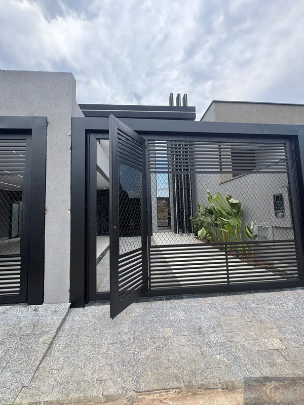 ?? CASA DE ALTO PADRÃO | 4 SUÍTES | 280 m² CONSTRUÍDOSUma casa pensada para quem...