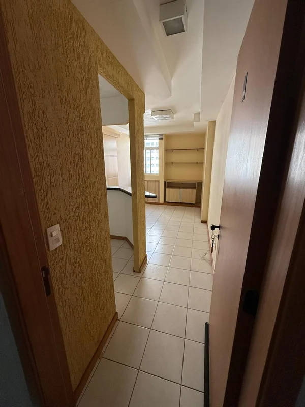 Apartamento de 1 Quarto (kitnete) - Dividida - 5º andar - Desocupado - Águas Cla...