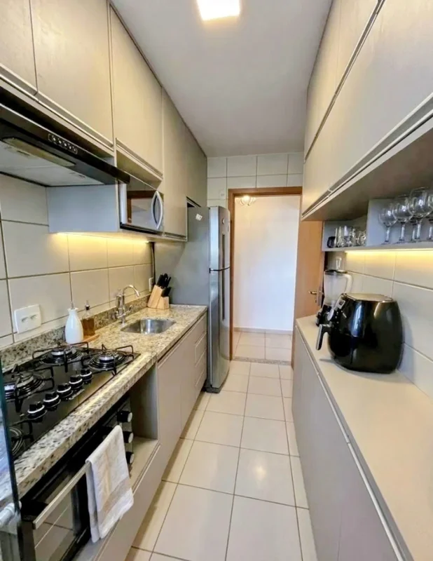 Descubra um apartamento acolhedor, bem localizado e com um completo espaço de la...