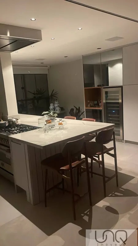Apartamento para aluguel na SQS 310, 4º andar.220 m² de área privativa, com 4 qu...